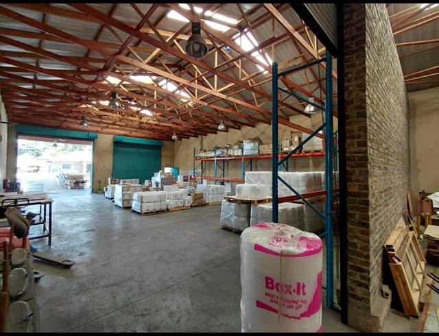 659M² WAREHOUSE TO LET IN POMONA